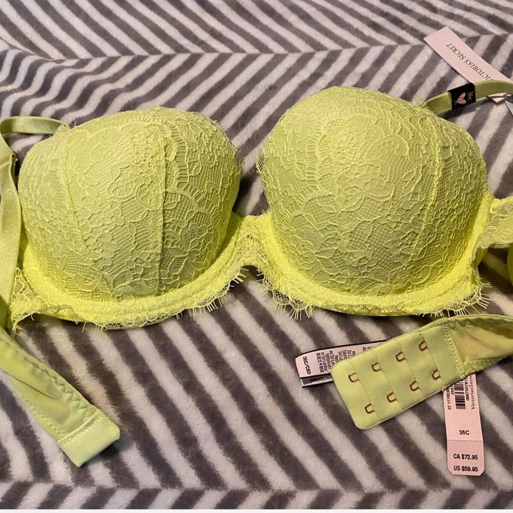 Victoria's Secret Lace Underwire Bra in Lime
